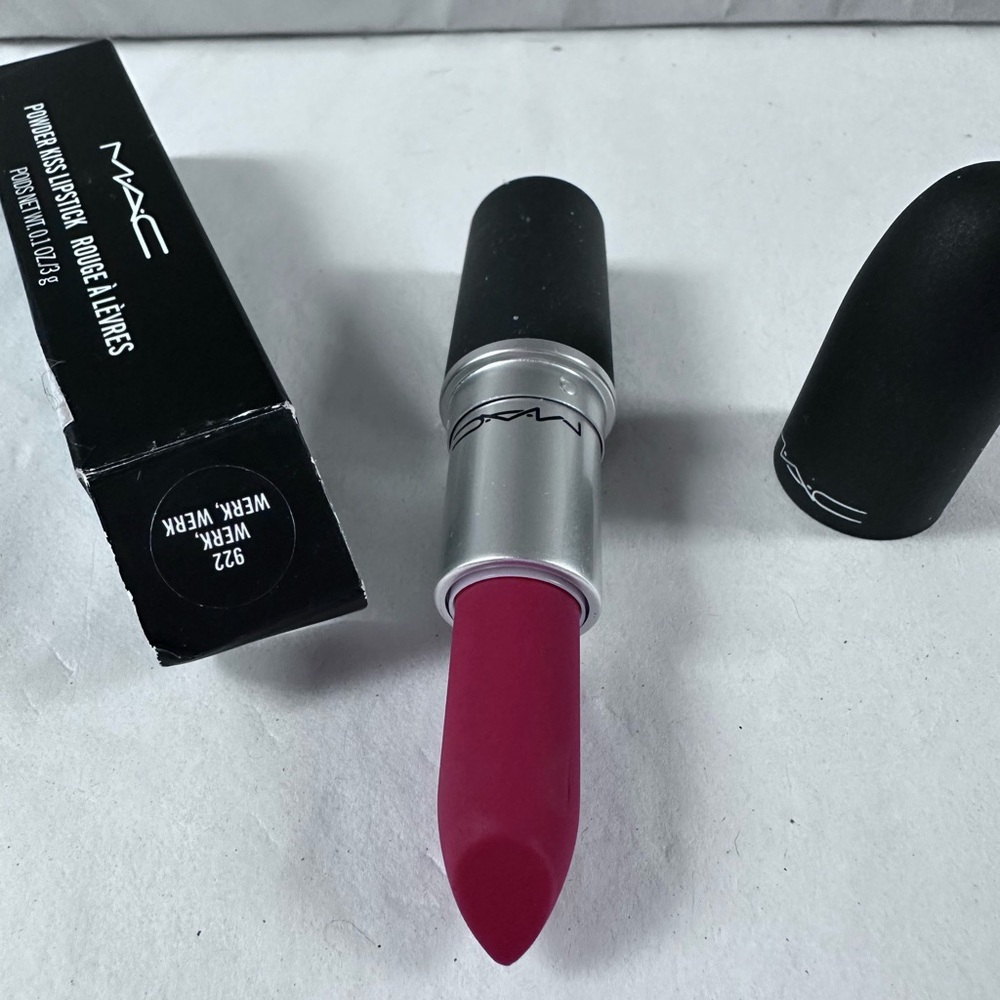 MAC COSMETICS “WERK WERK WERK” POWDERKISS LIPSTICK BNIB never swatched